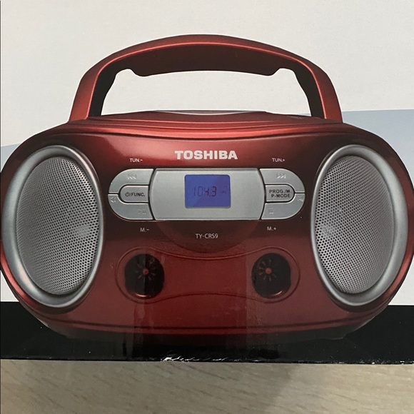 Toshiba Red Boombox with CD and FM/AM Radio - Picture 2 of 4